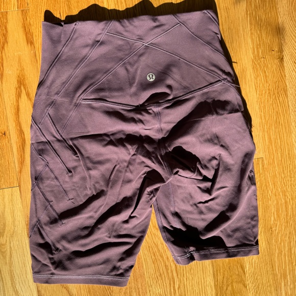 Lululemon align short grape thistle size 4 - Picture 3 of 4